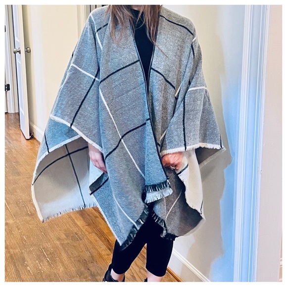 Chic Boho Fabulous Poncho Shawl - Picture 10 of 10